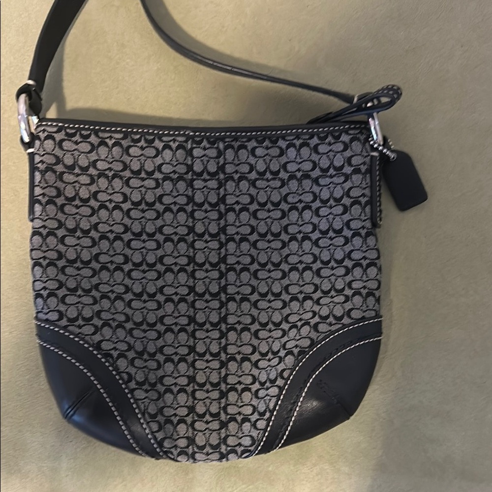 VINTAGE COACH BLACK SIG C's CROSSBODY PURSE / HANDBAG